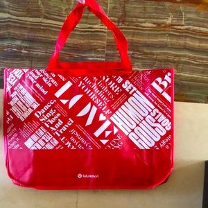 LARGEST LULULEMON TOTE BAG